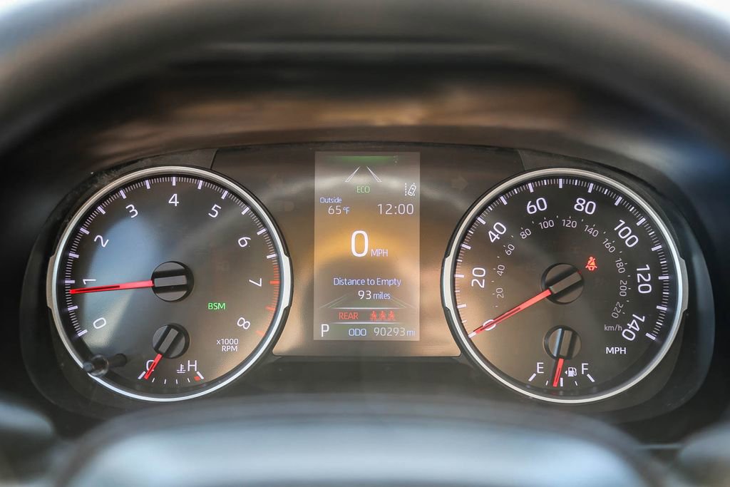 Used 2021 Toyota RAV4 LE image 22