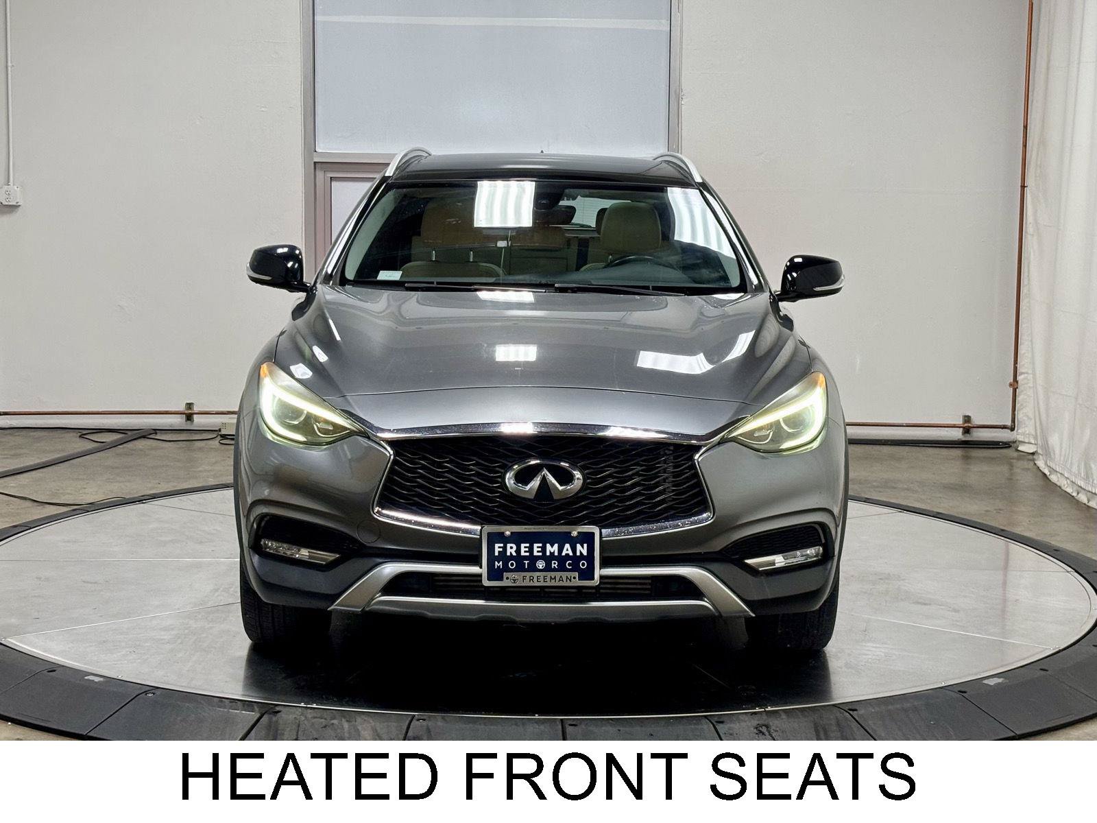 Used 2017 INFINITI QX30 Premium AWD/4WD image 3