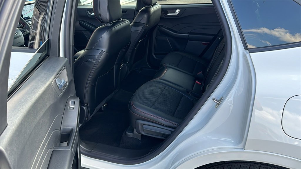 New 2024 Ford Escape ST-Line w/ Equipment Group 301A image 31