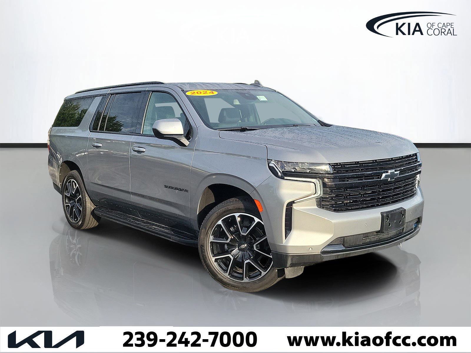 Used 2024 Chevrolet Suburban RST RWD image 1