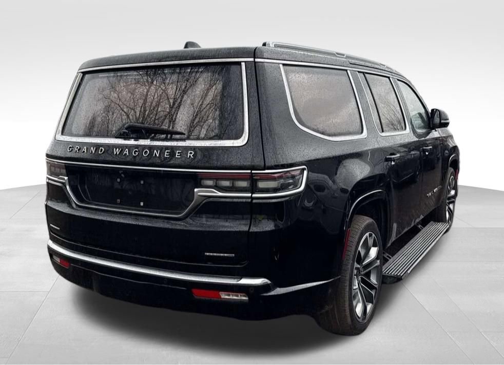 Used 2022 Jeep Grand Wagoneer Series III w/ Rear-Seat Entertainment Group AWD/4WD image 2