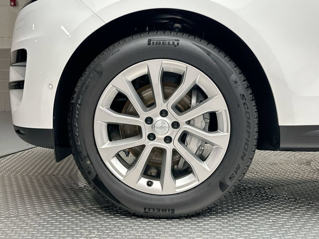 Certified 2025 Land Rover Range Rover Sport SE AWD/4WD image 10