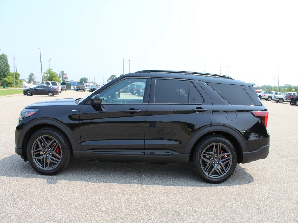 New 2025 Ford Explorer ST-Line w/ Premium Package image 12