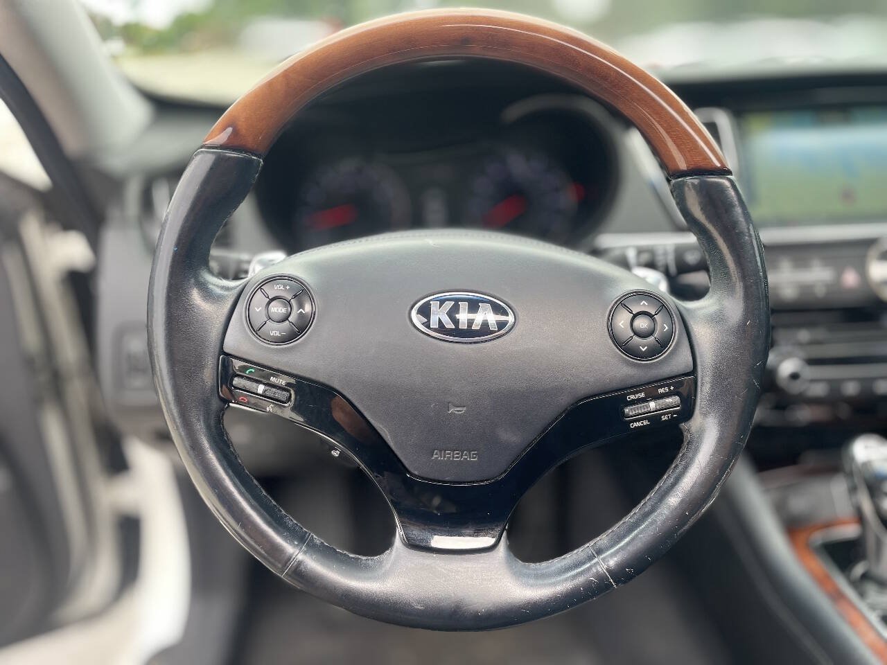 Used 2016 Kia K900 Luxury RWD image 16