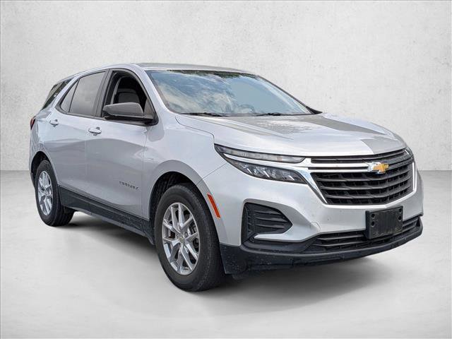 Used 2022 Chevrolet Equinox LS w/ LS Convenience Package FWD image 4