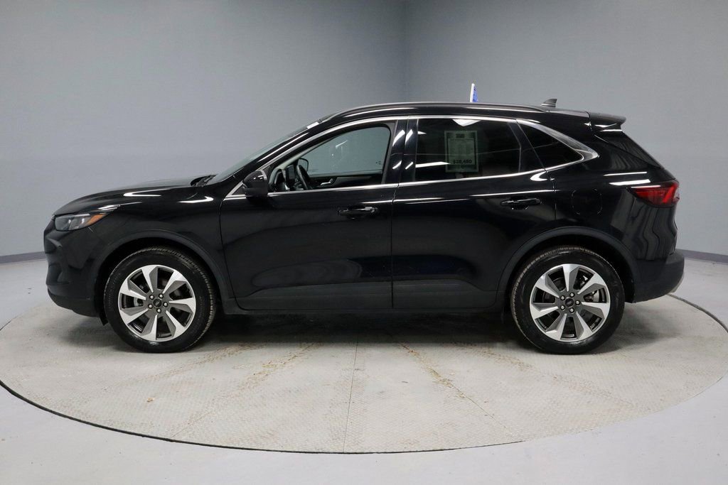 Used 2025 Ford Escape Platinum image 8