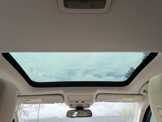 Used 2018 Jaguar XF Prestige AWD/4WD image 17