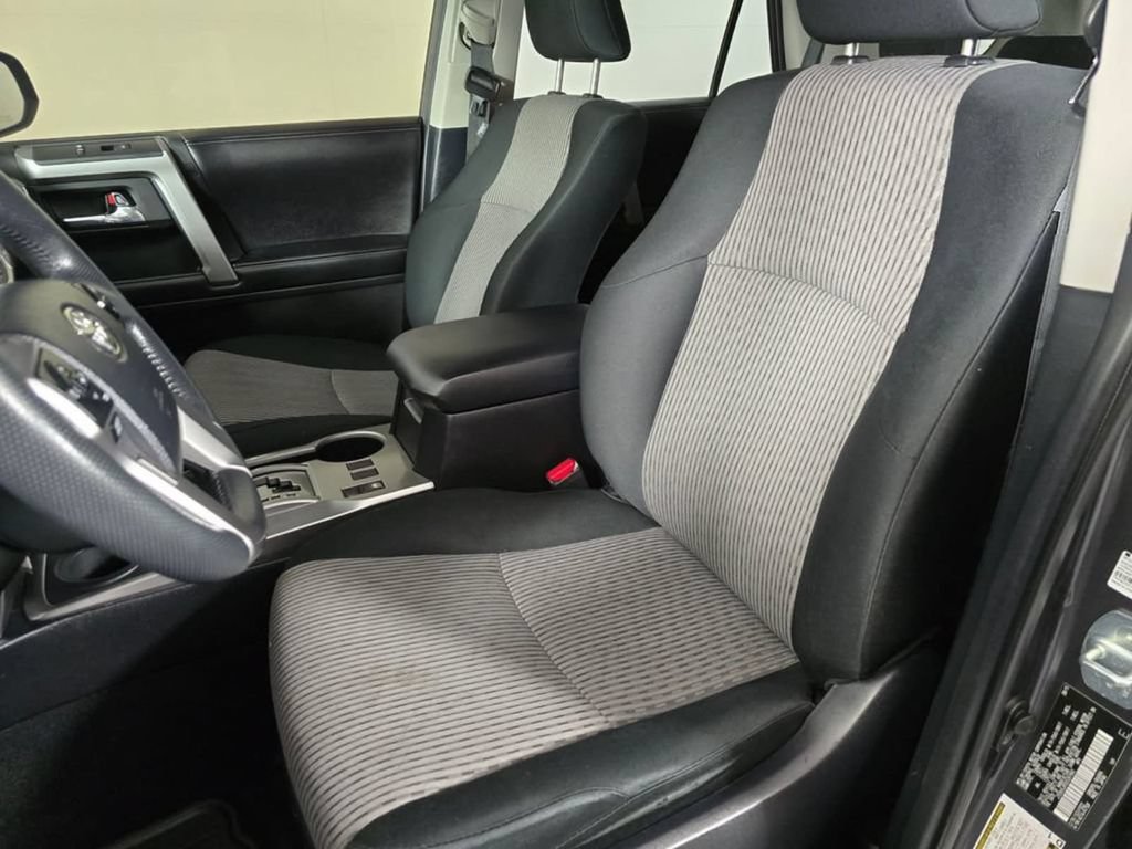 Used 2016 Toyota 4Runner SR5 AWD/4WD image 24
