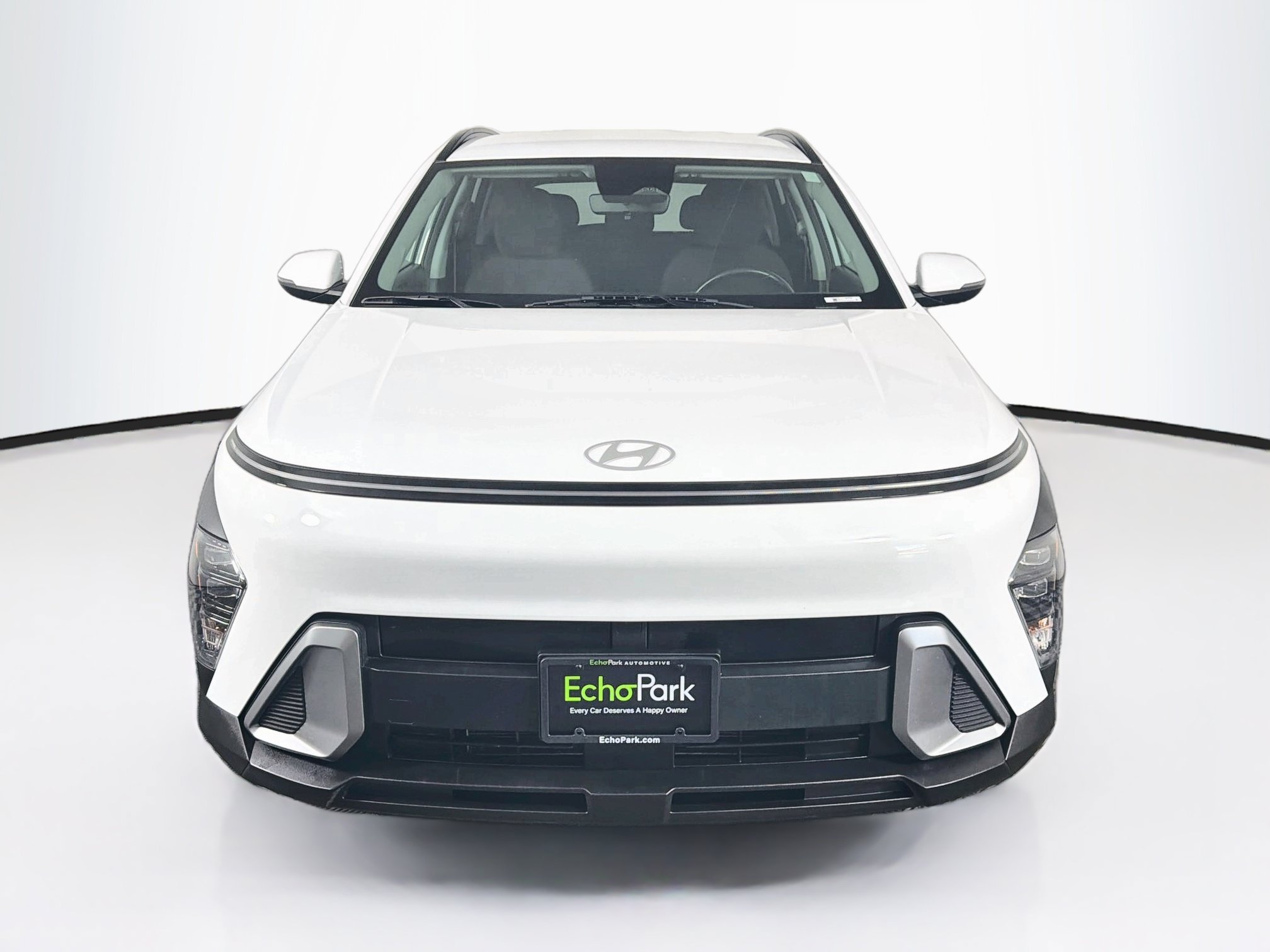 Used 2025 Hyundai Kona SEL FWD image 2