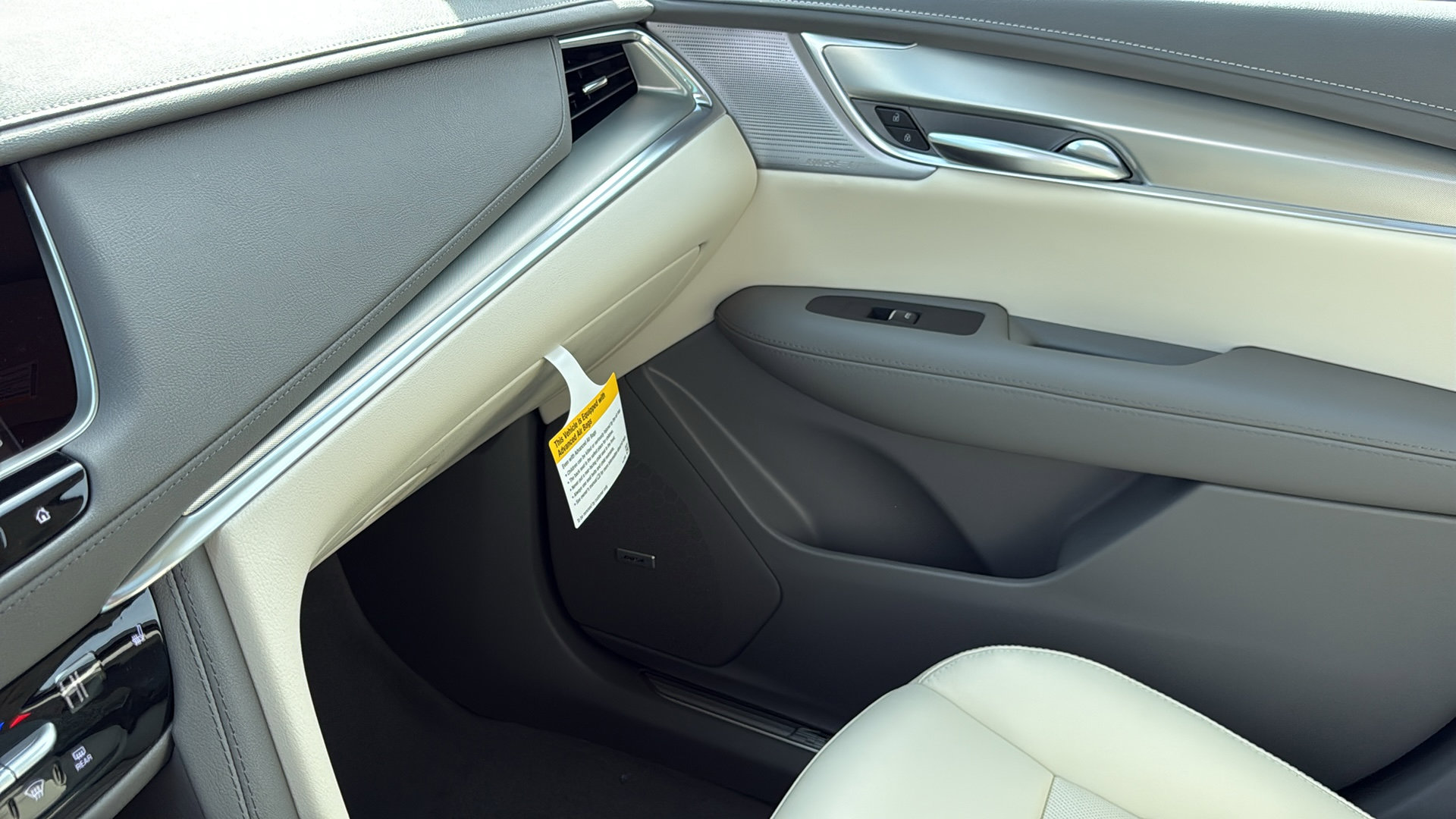 New 2026 Cadillac XT5 Premium Luxury w/ LPO, Floor Liner Package image 25