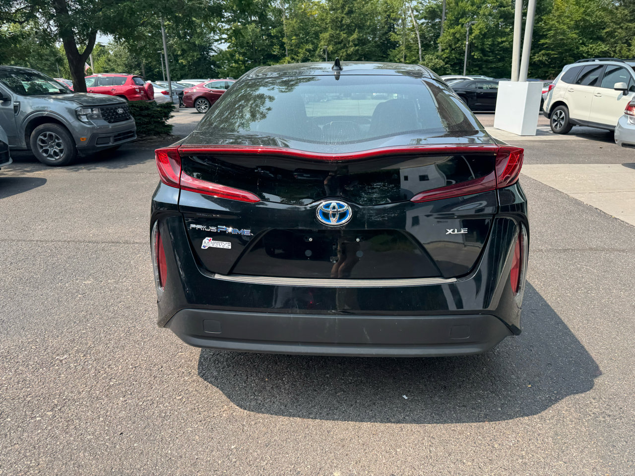 Used 2022 Toyota Prius Prime XLE image 4