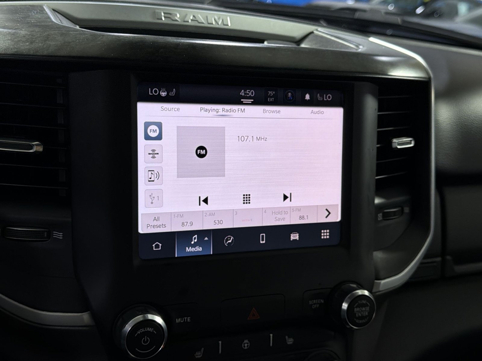 Used 2022 RAM 1500 Big Horn AWD/4WD image 36