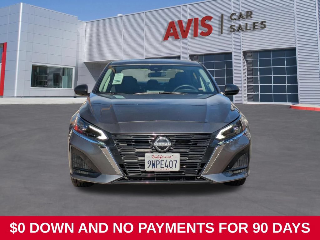 Used 2025 Nissan Altima 2.5 SV FWD image 2