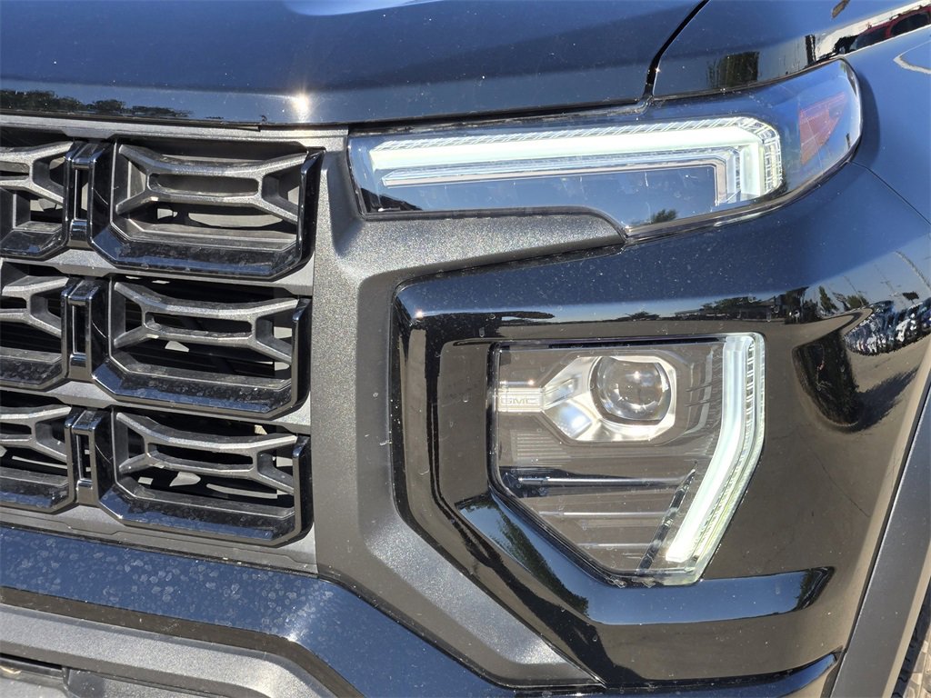 Used 2024 GMC Canyon Elevation image 15