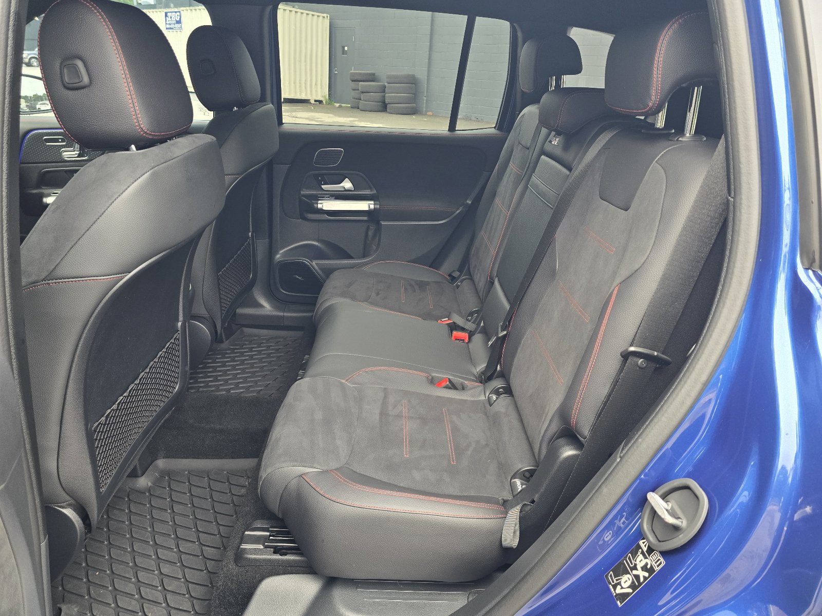 Used 2024 Mercedes-Benz GLB 250 image 11