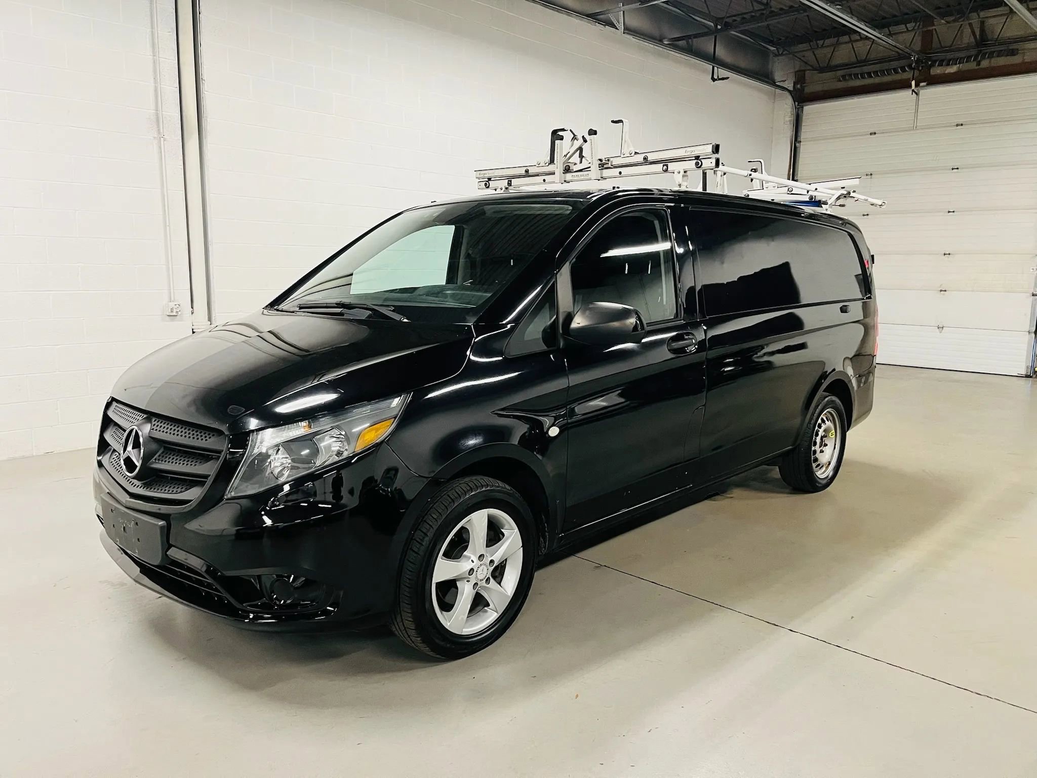 Used 2016 Mercedes-Benz Metris image 2