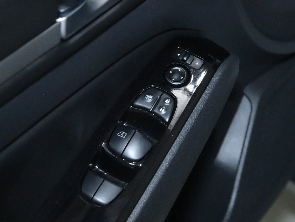 Certified 2024 Nissan Altima 2.0 SR FWD image 18