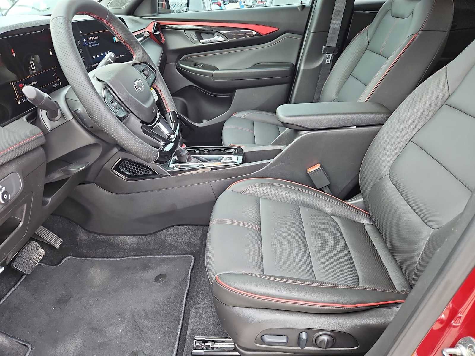 Used 2025 Chevrolet TrailBlazer RS w/ Driver Confidence Package FWD image 18
