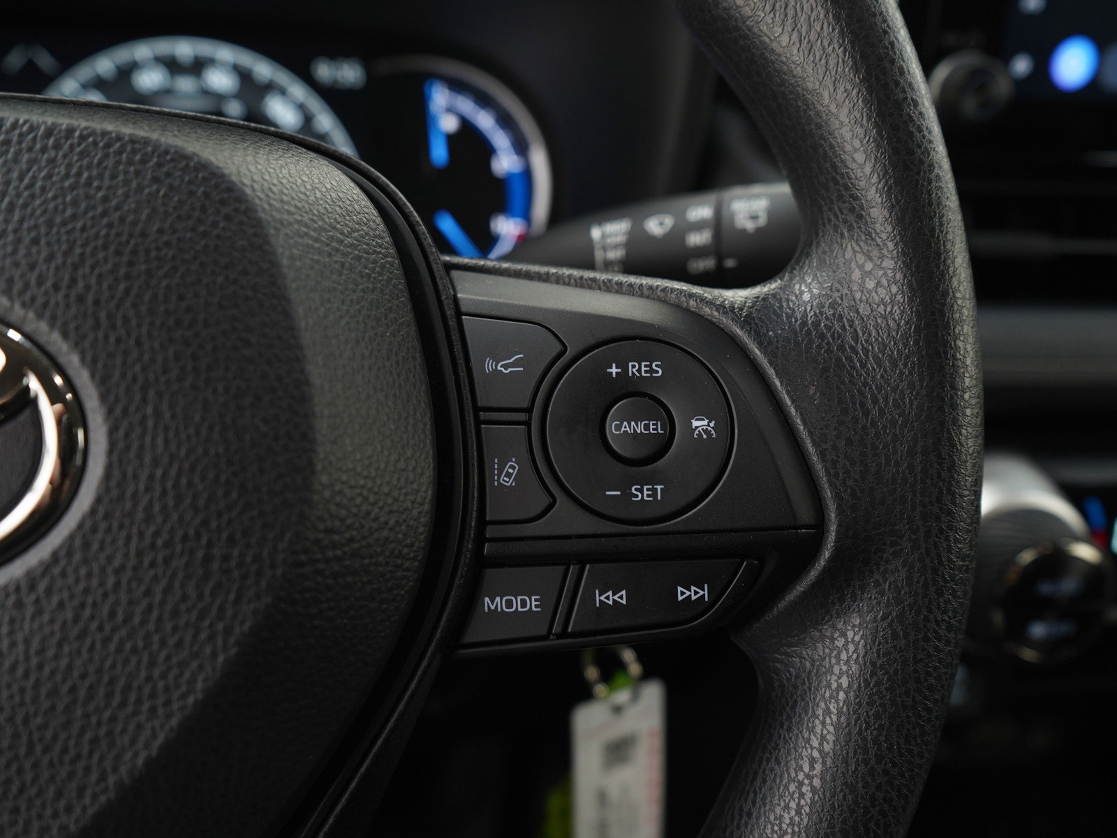 Used 2025 Toyota RAV4 LE AWD/4WD image 25