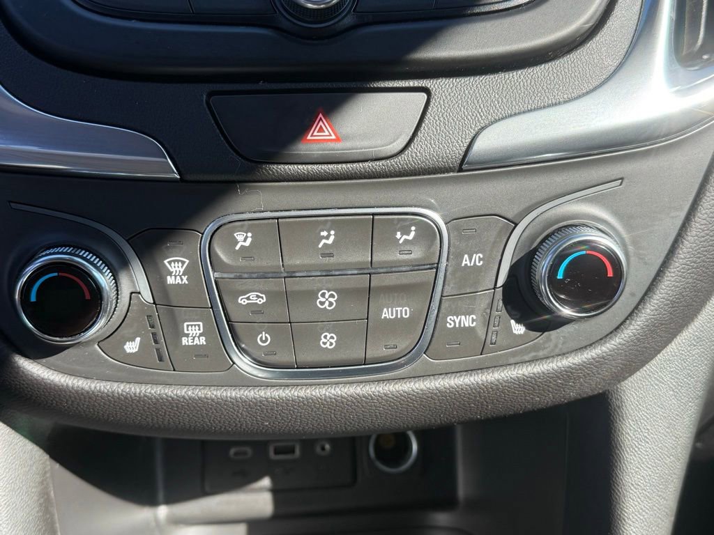 Used 2021 Chevrolet Equinox LT image 18