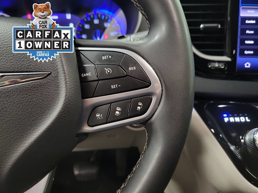 Used 2023 Chrysler Pacifica Touring-L FWD image 27