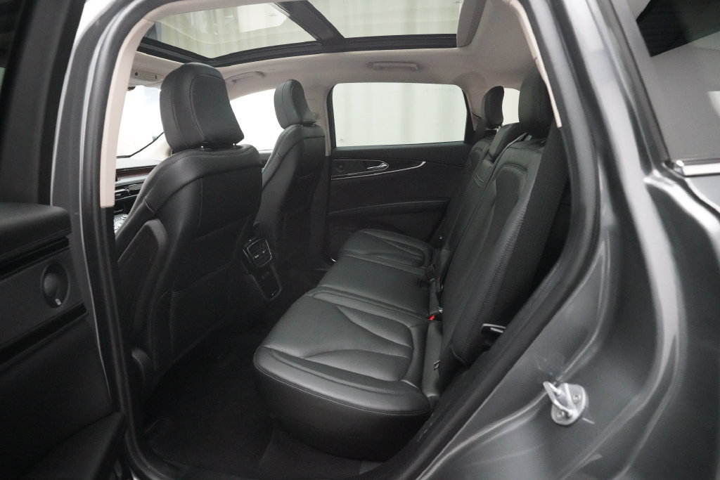 Used 2023 Lincoln Nautilus Reserve w/ Luxury Package AWD/4WD image 16