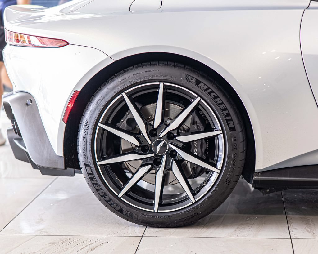Used 2020 Aston Martin V8 Vantage Coupe RWD image 11