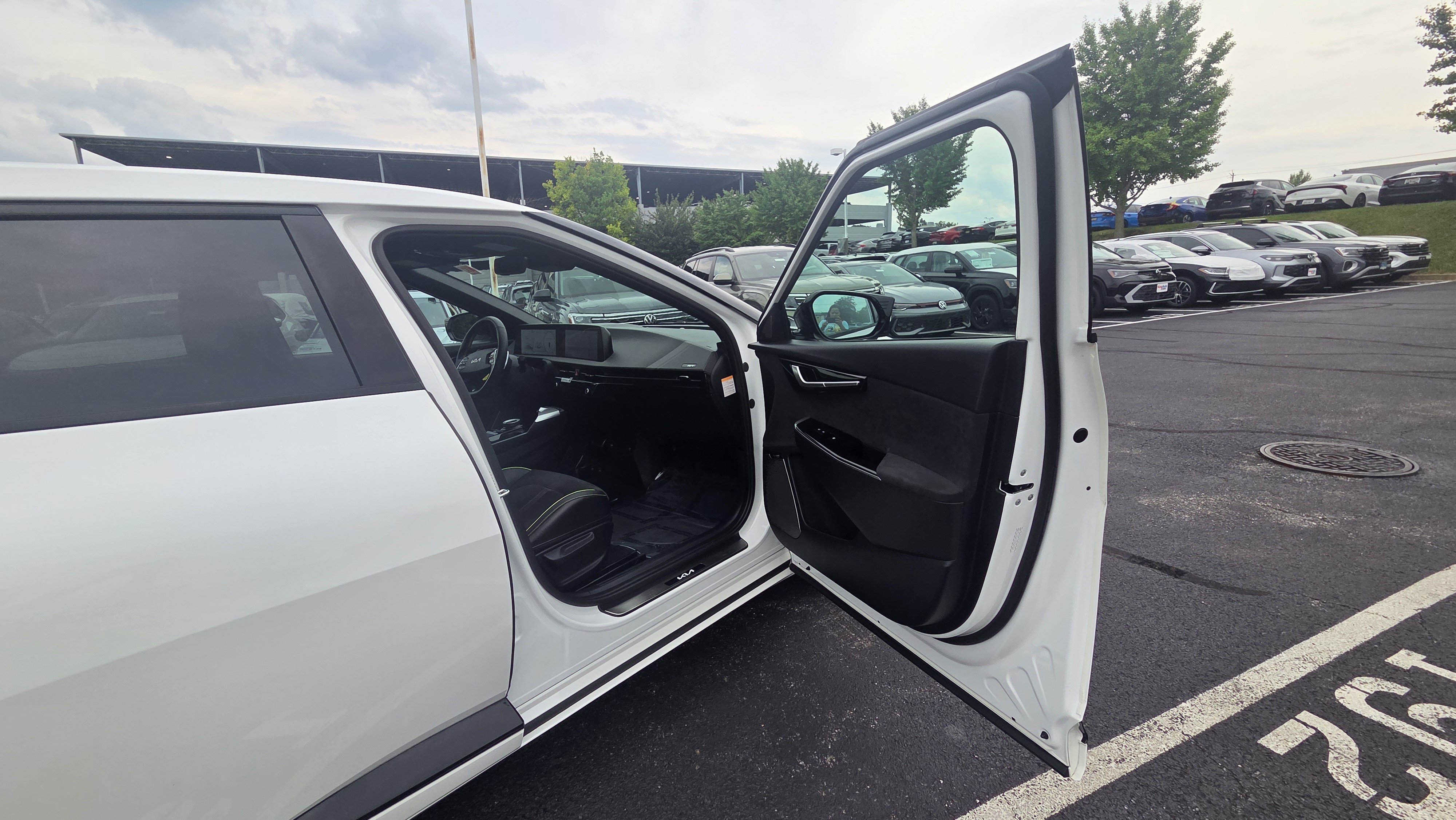 Certified 2023 Kia EV6 GT AWD/4WD image 28