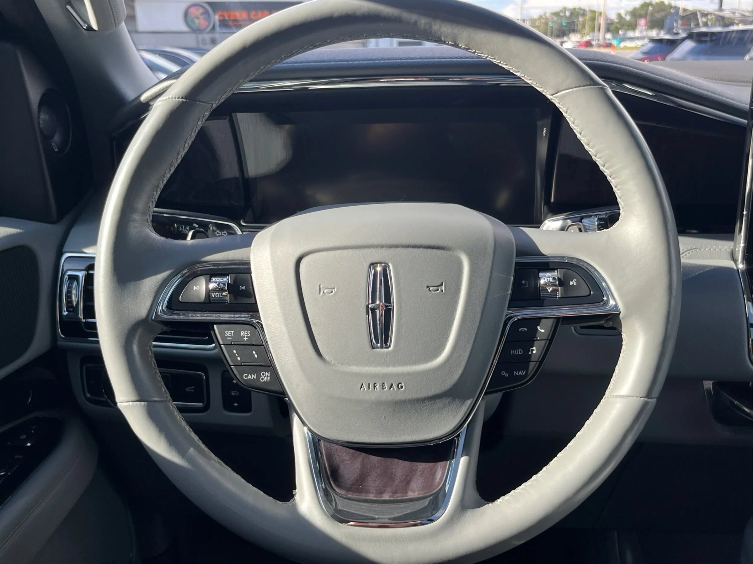 Used 2019 Lincoln Navigator L Reserve AWD/4WD image 20