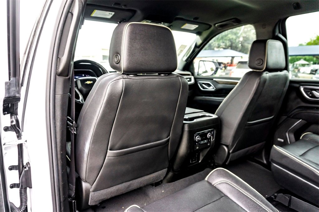 Used 2023 Chevrolet Suburban Premier image 28