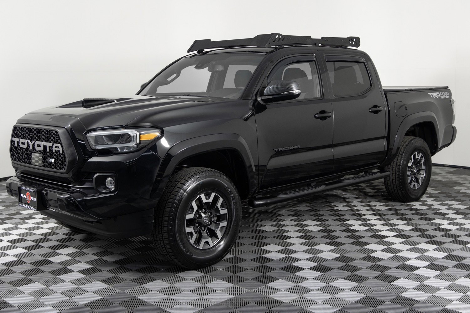 Used 2022 Toyota Tacoma TRD Sport w/ Technology Package image 1