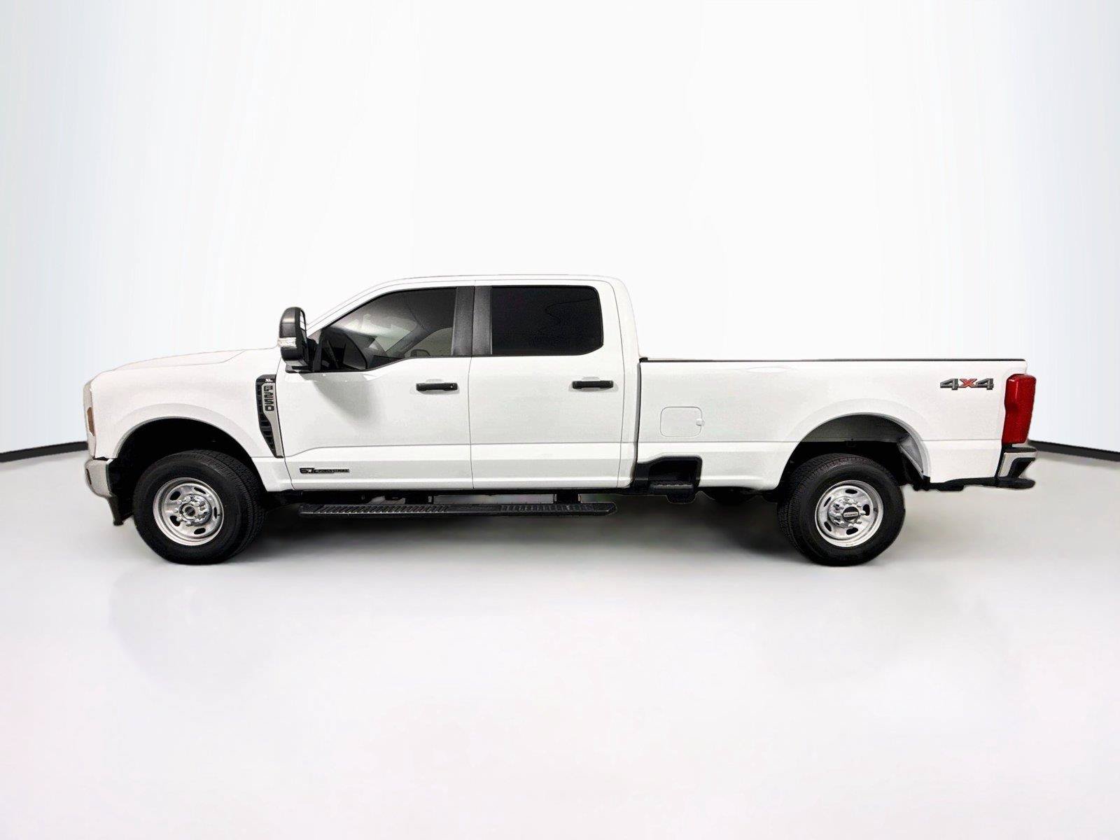 Used 2024 Ford F250 XL w/ XL Chrome Package AWD/4WD image 2