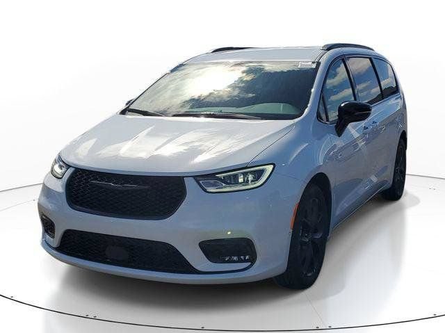 New 2026 Chrysler Pacifica Select w/ S Appearance Package FWD image 2