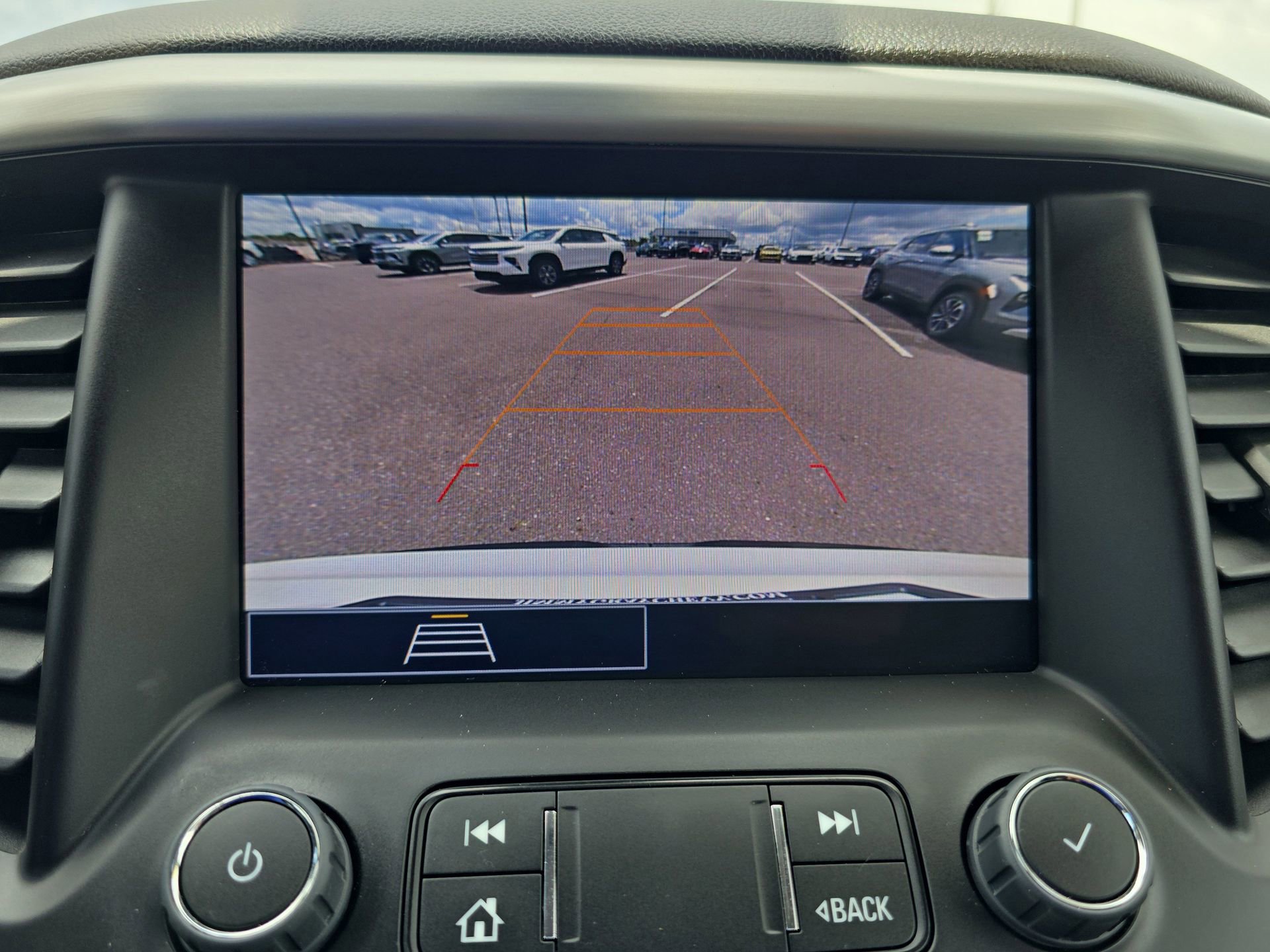 Used 2023 GMC Acadia SLE w/ Driver Convenience Package FWD image 26