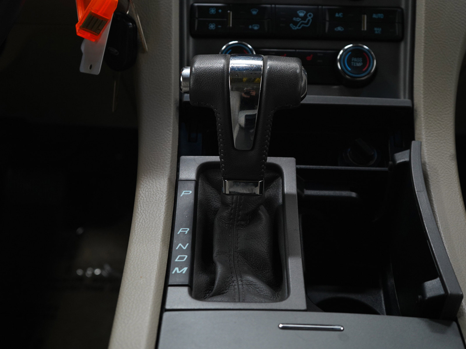 Used 2012 Ford Taurus SEL image 17