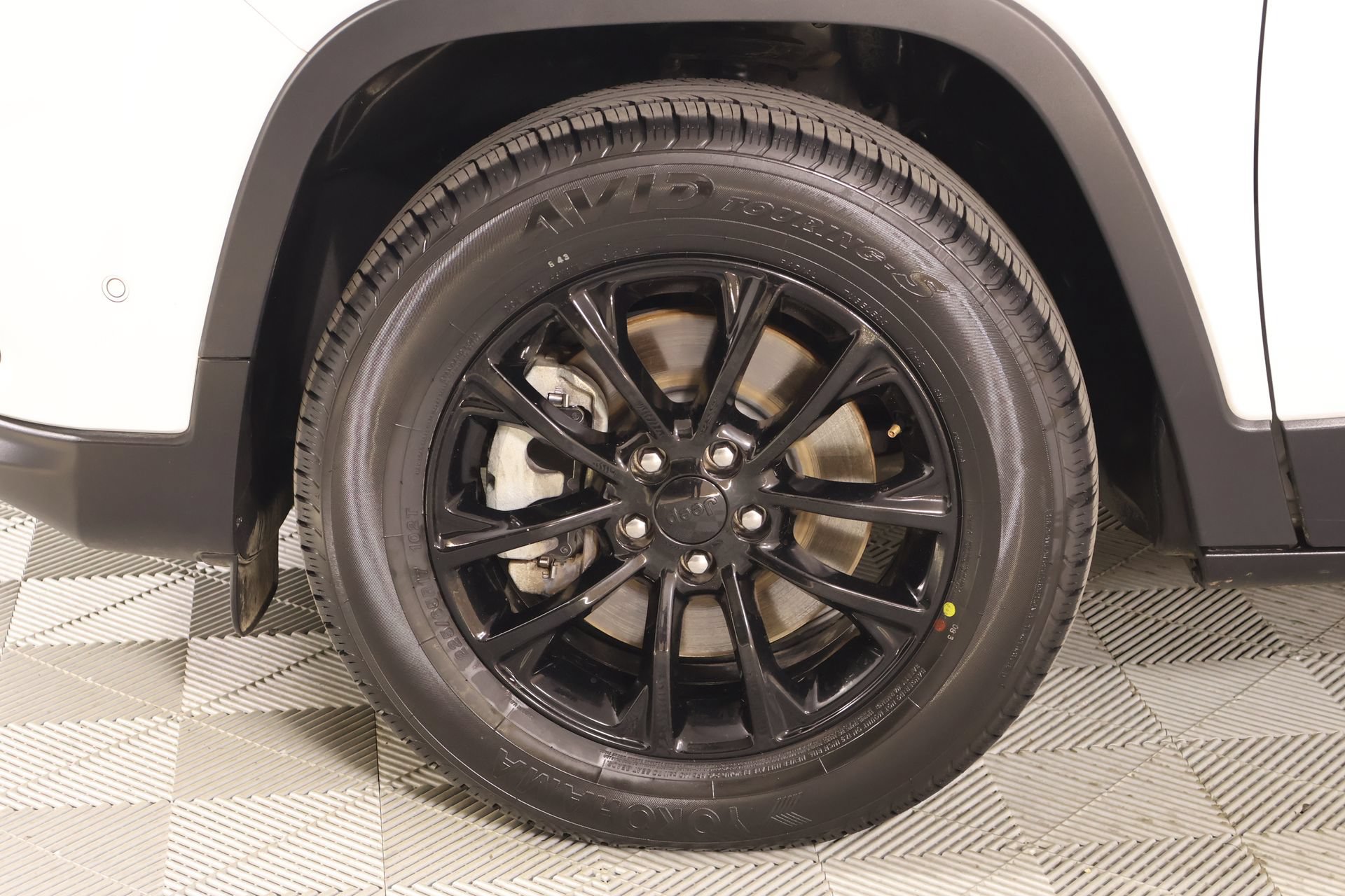 Used 2023 Jeep Cherokee Altitude Lux AWD/4WD image 18