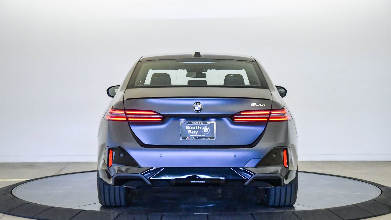 New 2026 BMW 530i RWD image 3