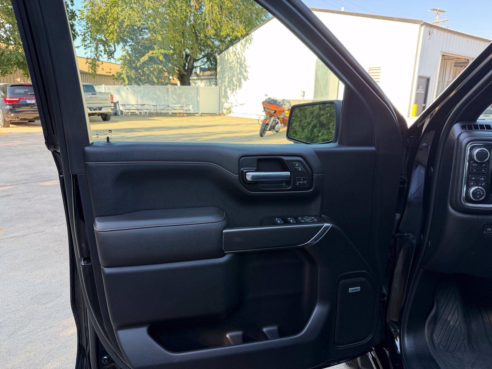 Used 2019 GMC Sierra 1500 AT4 w/ AT4 Premium Package AWD/4WD image 9