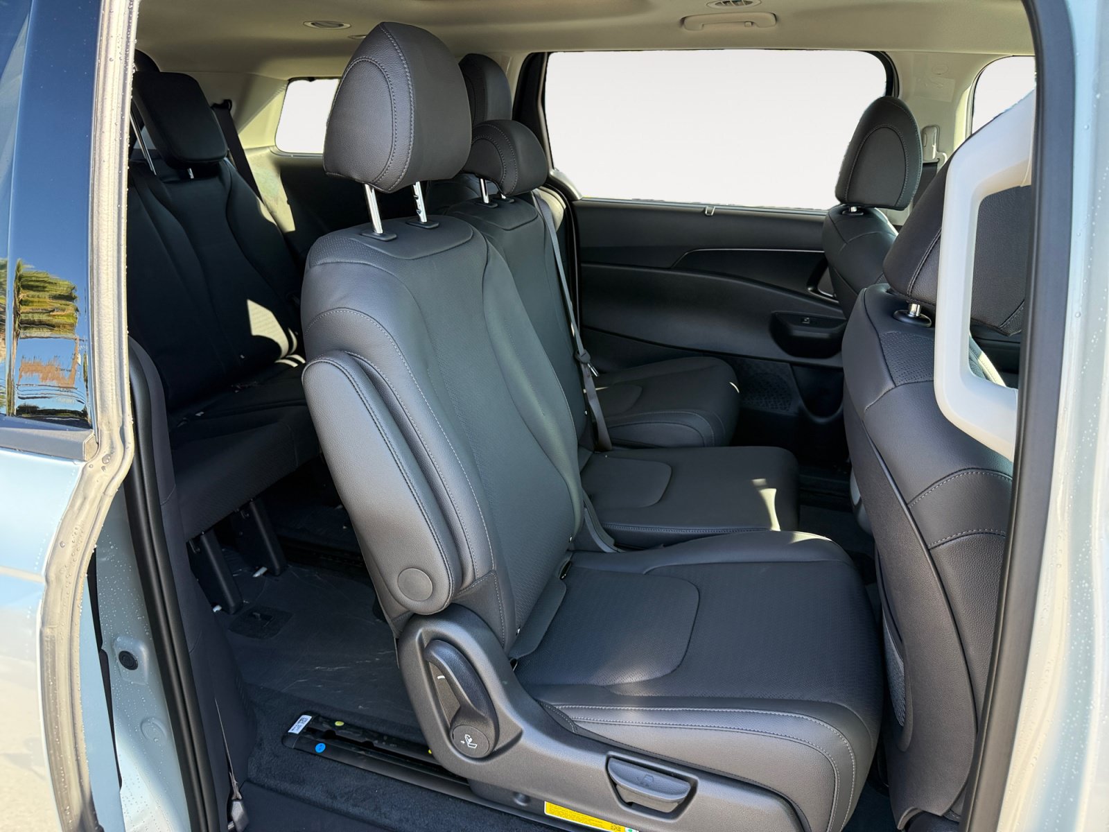 New 2027 Kia Carnival SX Prestige FWD image 19