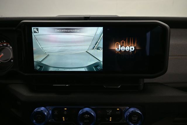 Used 2024 Jeep Gladiator Sport AWD/4WD image 18