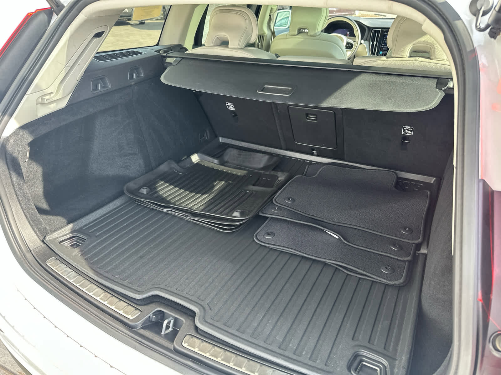 Used 2023 Volvo V60 B5 Cross Country Plus w/ Climate Package image 13