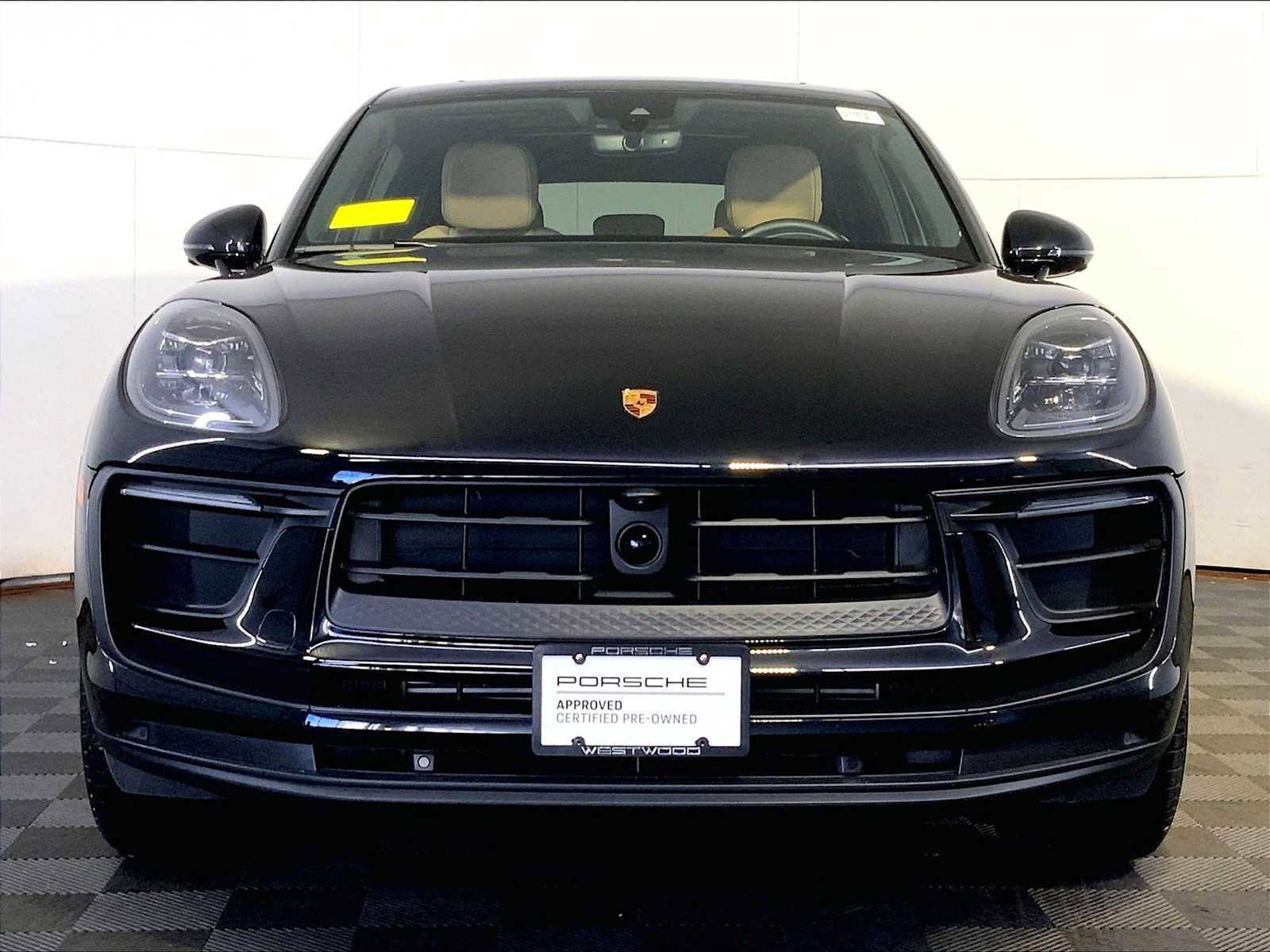 Certified 2025 Porsche Macan image 10