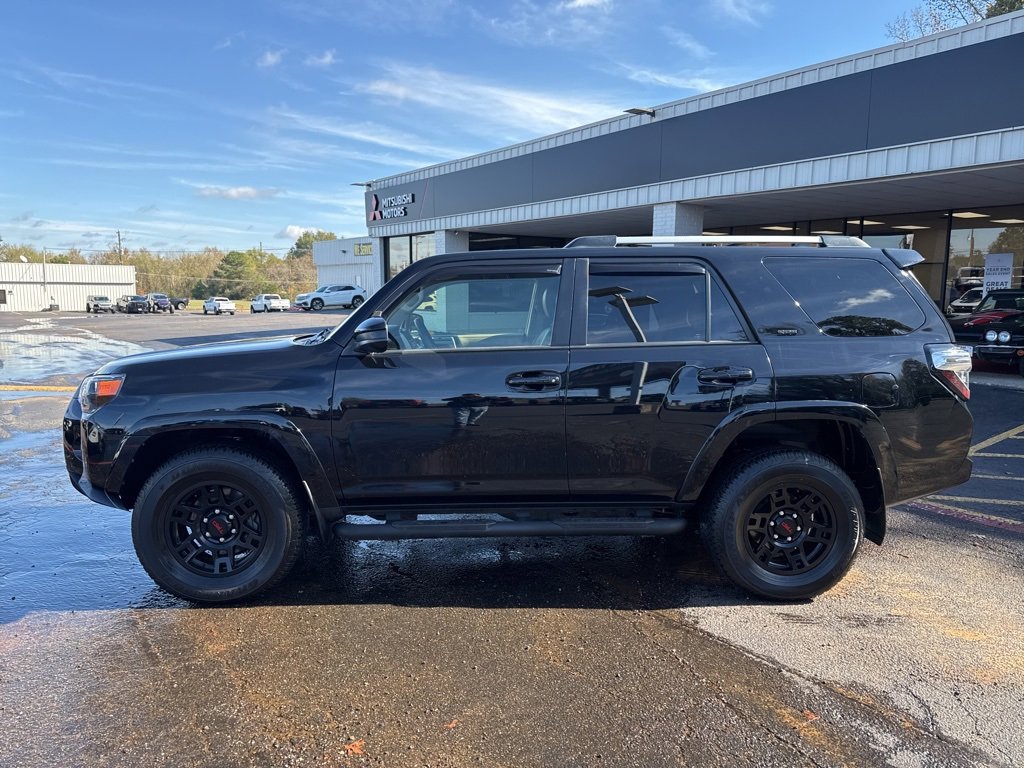 Used 2022 Toyota 4Runner SR5 image 10
