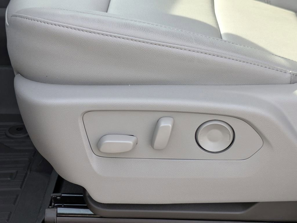 New 2026 GMC Sierra 1500 SLT image 22