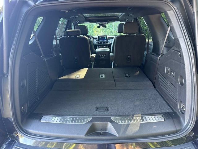 Used 2024 Chevrolet Tahoe Z71 w/ Luxury Package AWD/4WD image 28