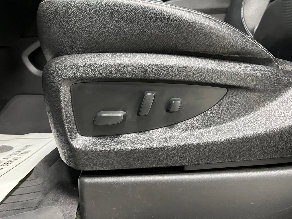 Used 2018 Chevrolet Tahoe Premier w/ RST Edition AWD/4WD image 23