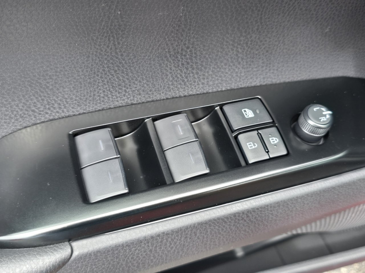 New 2026 Toyota Camry SE FWD image 23