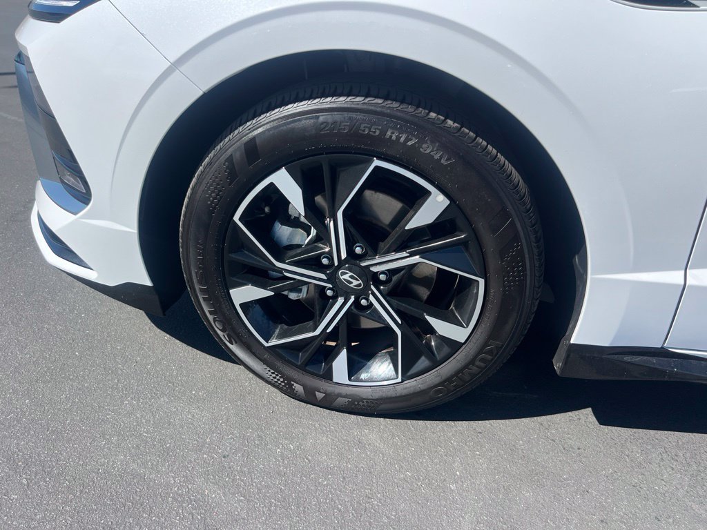 Used 2025 Hyundai Sonata SEL FWD image 17