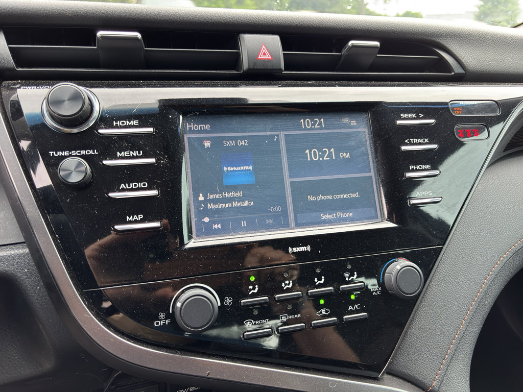 Used 2020 Toyota Camry LE FWD image 12
