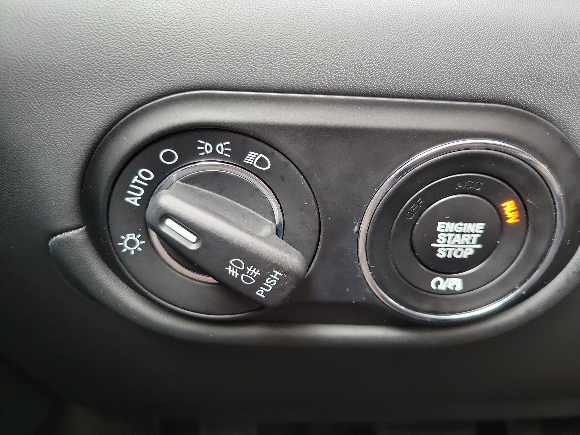 Used 2019 Maserati Levante AWD/4WD image 32